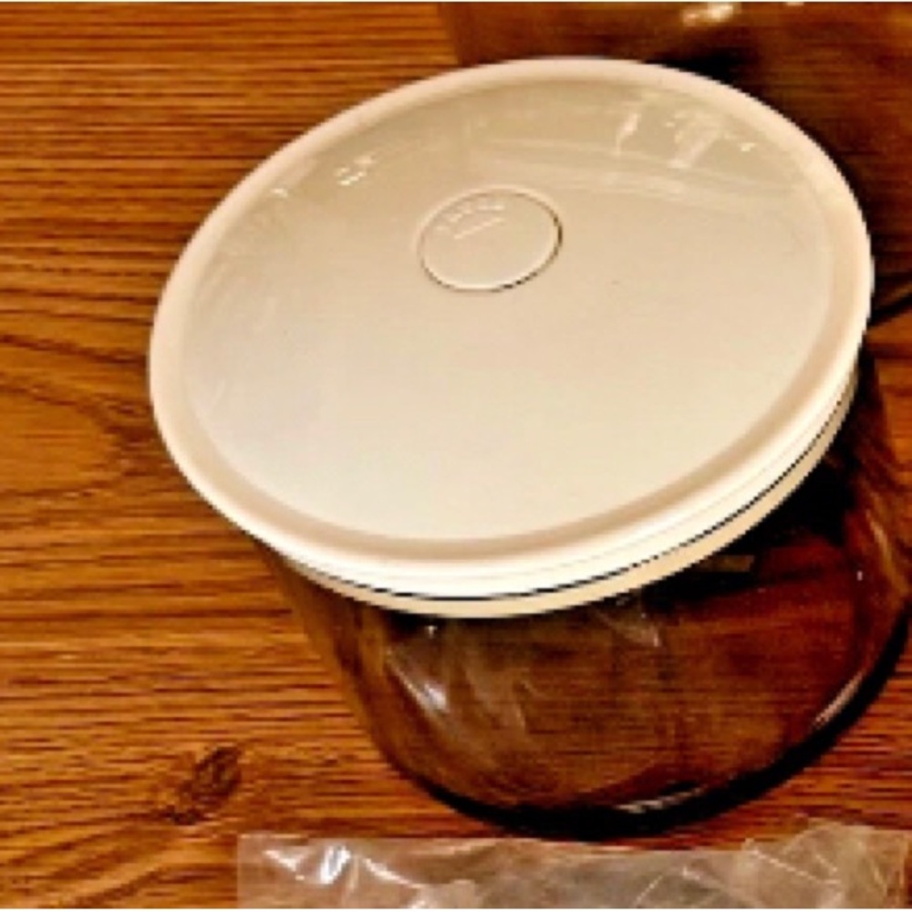 Vintage '01 FoodSaver Snail Vacuum Seal Canister 25oz KY-123 Smoke Never Used